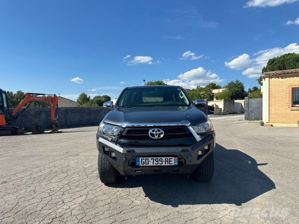 Toyota Hilux Osobní vozy