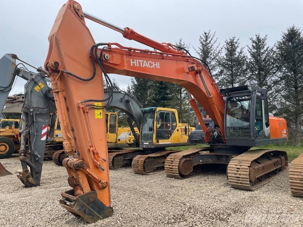 Hitachi ZX350 Pásová rýpadla
