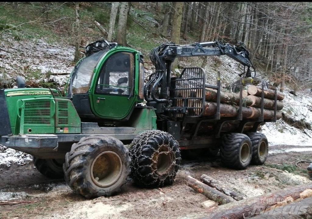 John Deere 1110 E Vyvážecí traktory