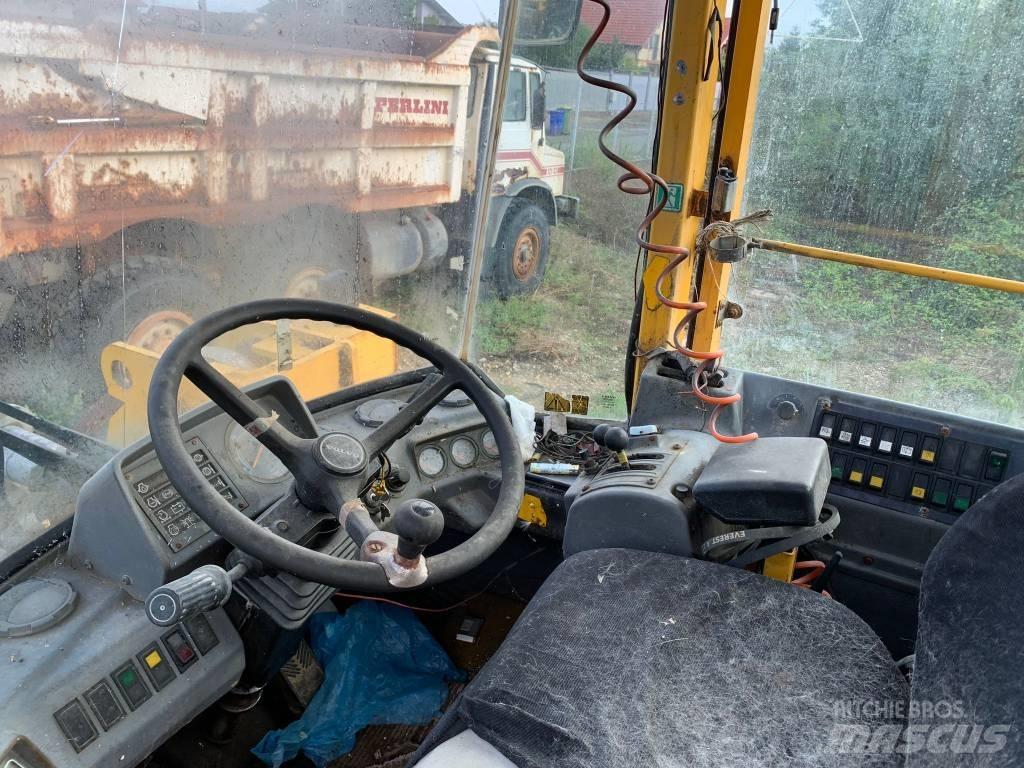 Volvo L 120 C Kolové nakladače