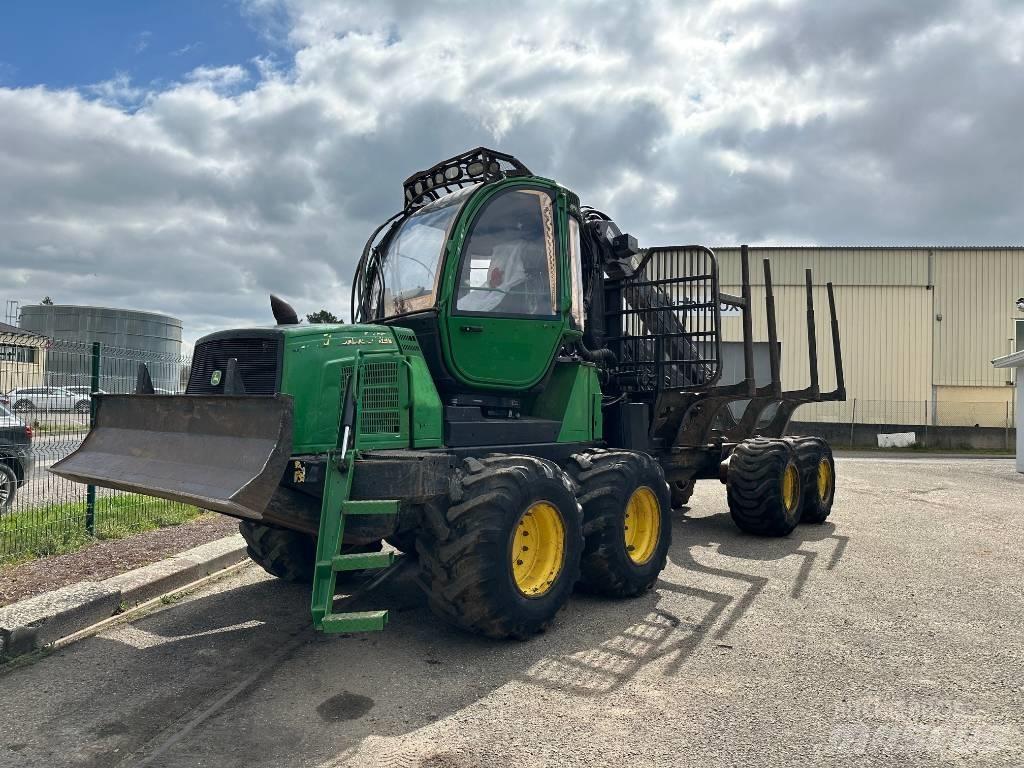 John Deere 1010E Vyvážecí traktory