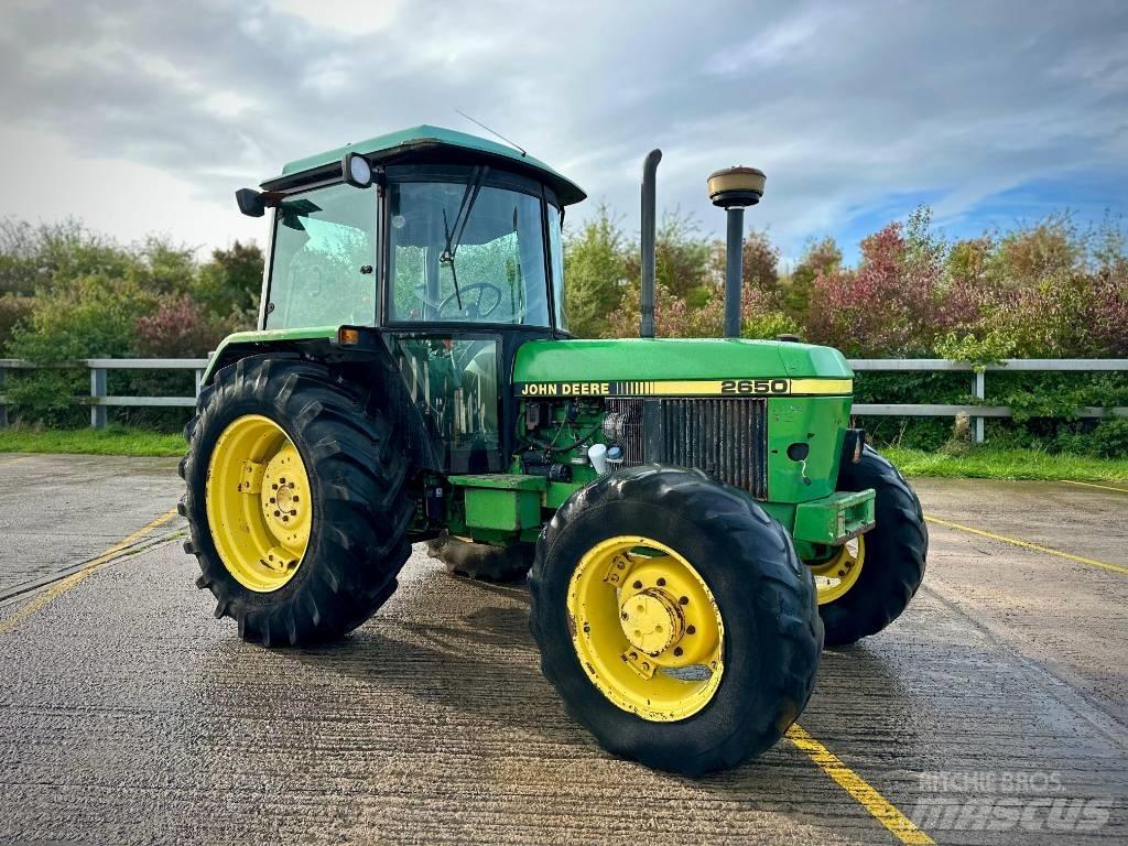 John Deere 2650 Traktory