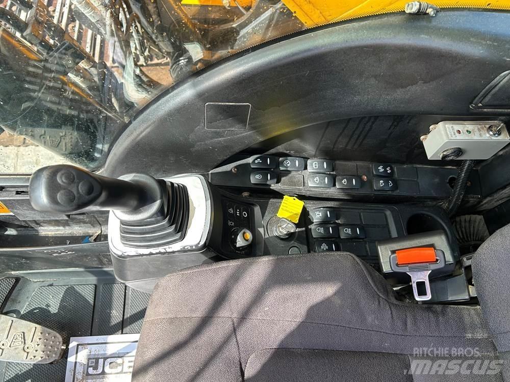 JCB JS220 LC Pásová rýpadla