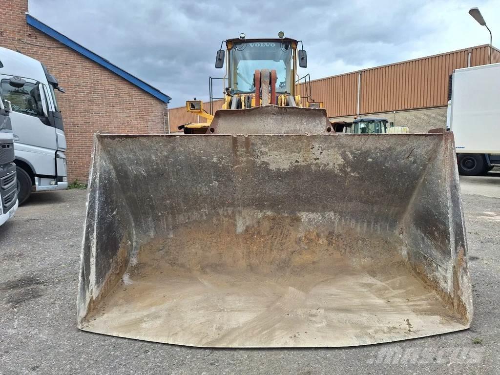 Volvo L220D Kolové nakladače