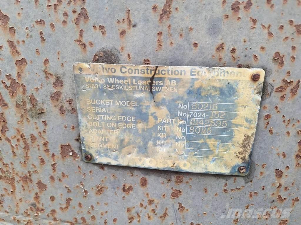 Volvo L220D Kolové nakladače