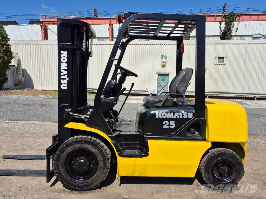 Komatsu FG 25 C-12 Další