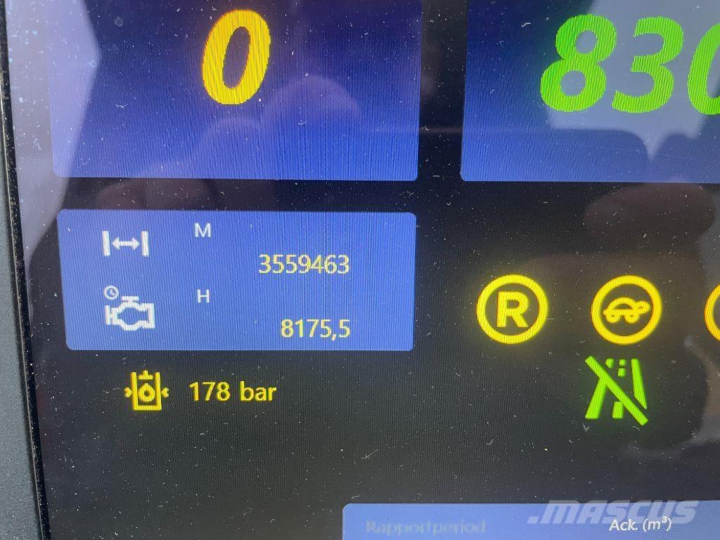 Komatsu 951 Harvestory