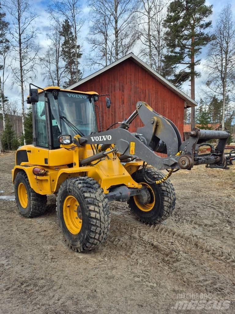 Volvo L 30 G Kolové nakladače