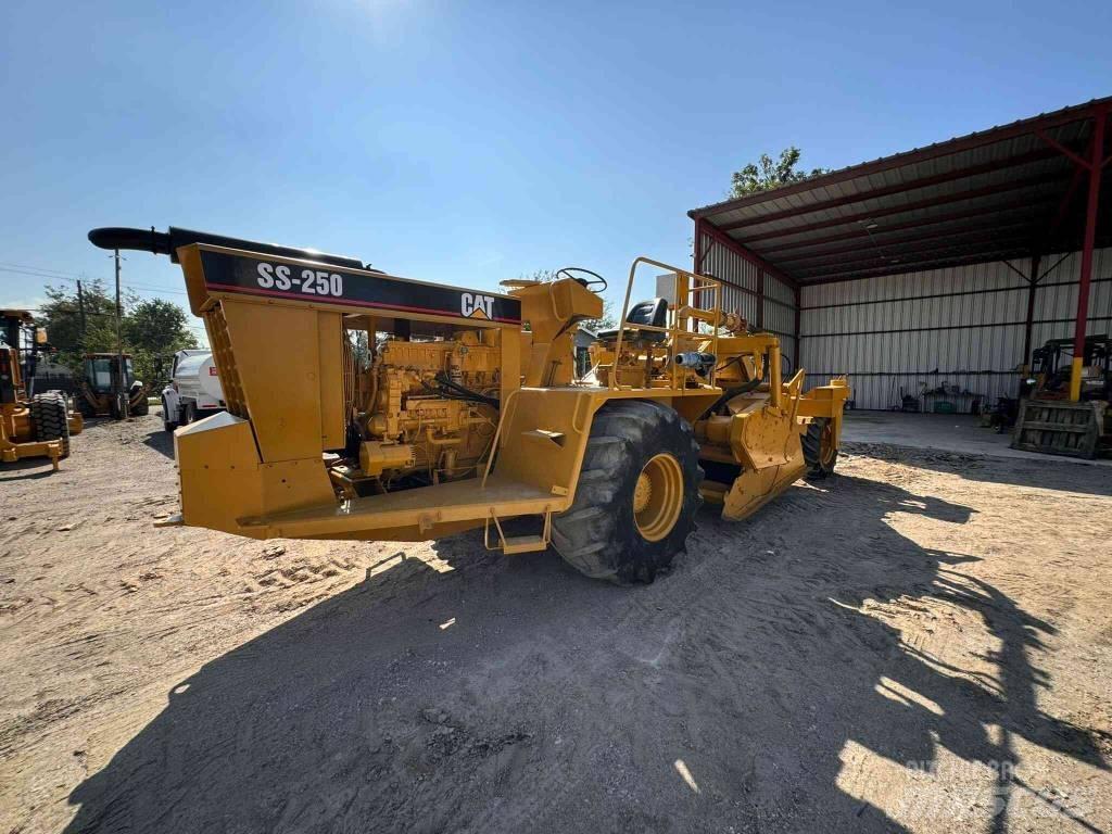 CAT SS 250 Finišery