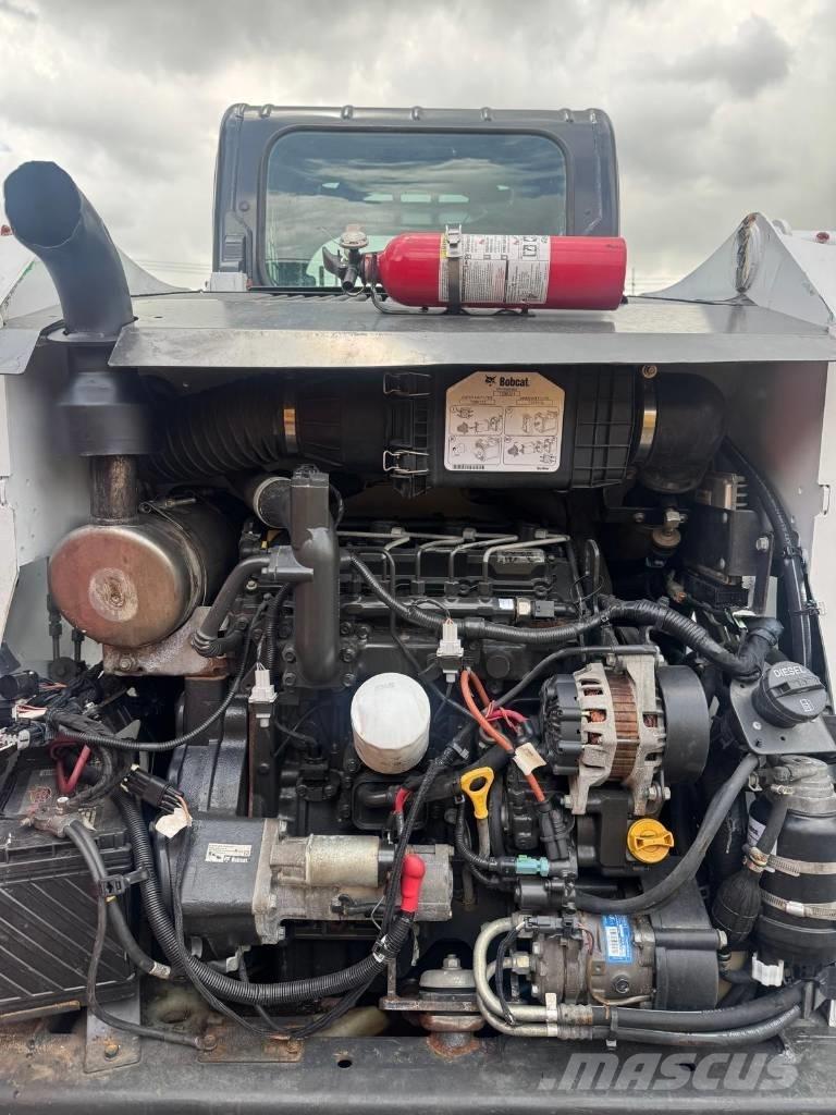 Bobcat T 550 Smykem řízené nakladače