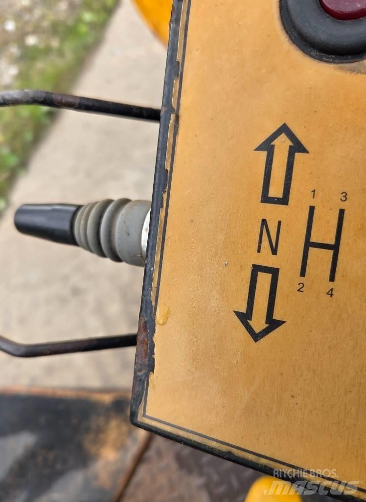 JCB 6 TST Vyklápěcí dempry