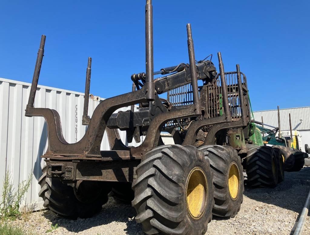 John Deere 1110 E Vyvážecí traktory