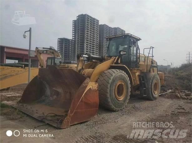 CAT 966L Kolové nakladače