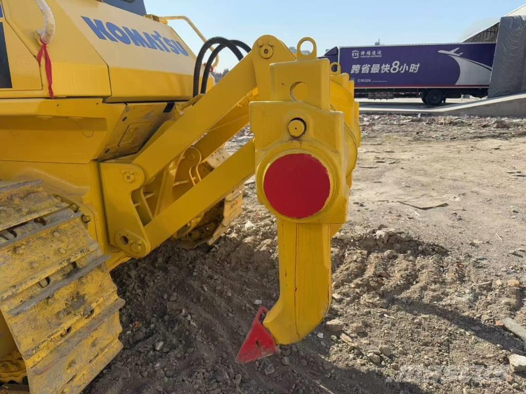 Komatsu D 85 EX-18 Pásové dozery