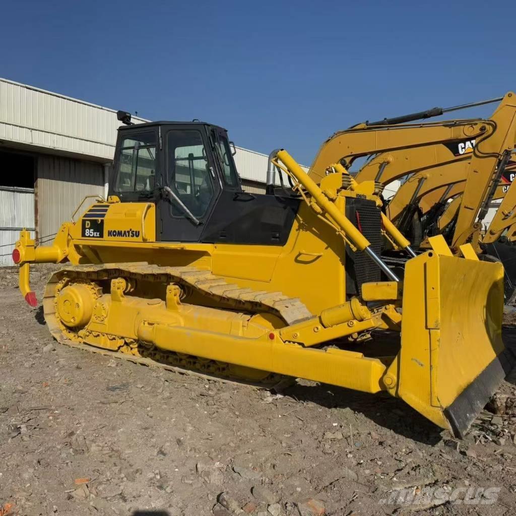 Komatsu D 85 EX-18 Pásové dozery
