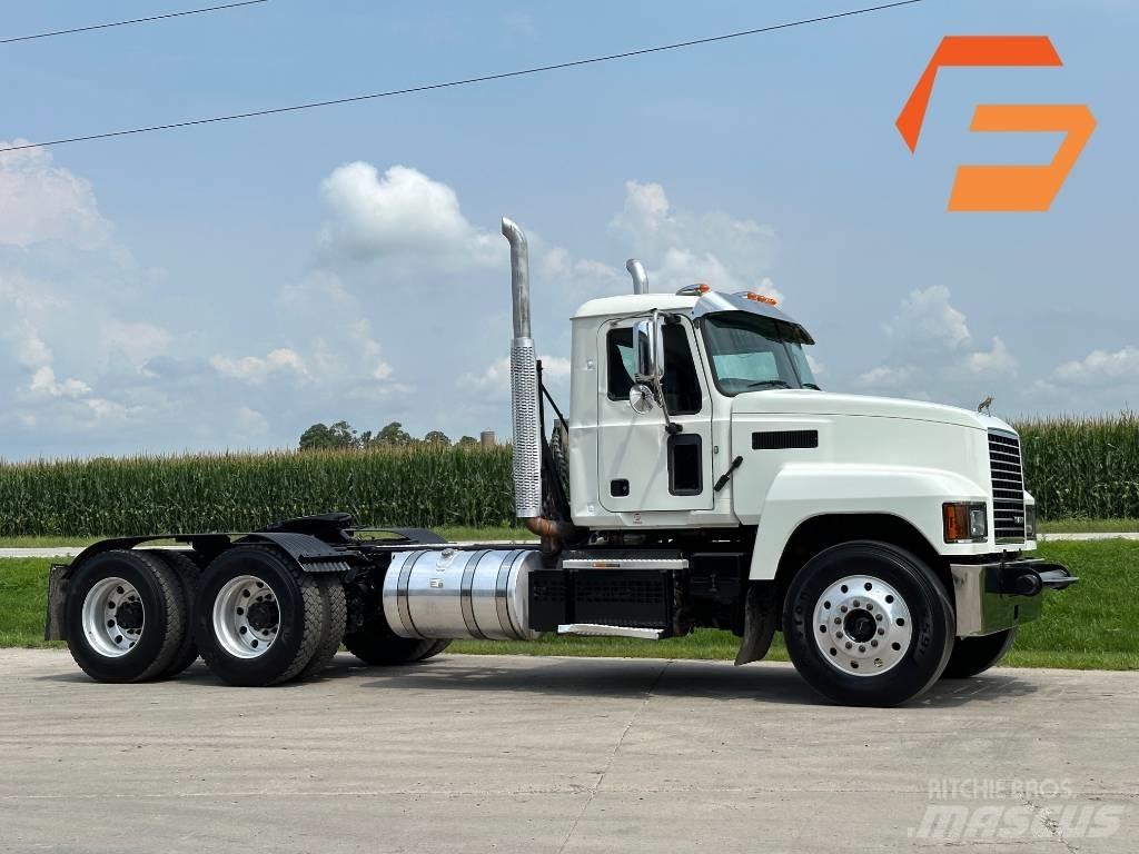 Mack Pinnacle 64ft Tahače