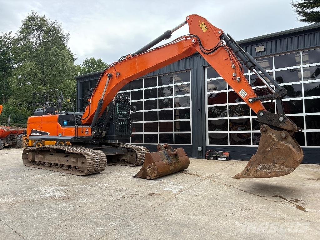 Doosan DX 225 LC-5 Pásová rýpadla