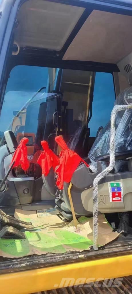 CAT 313D2GC Pásová rýpadla