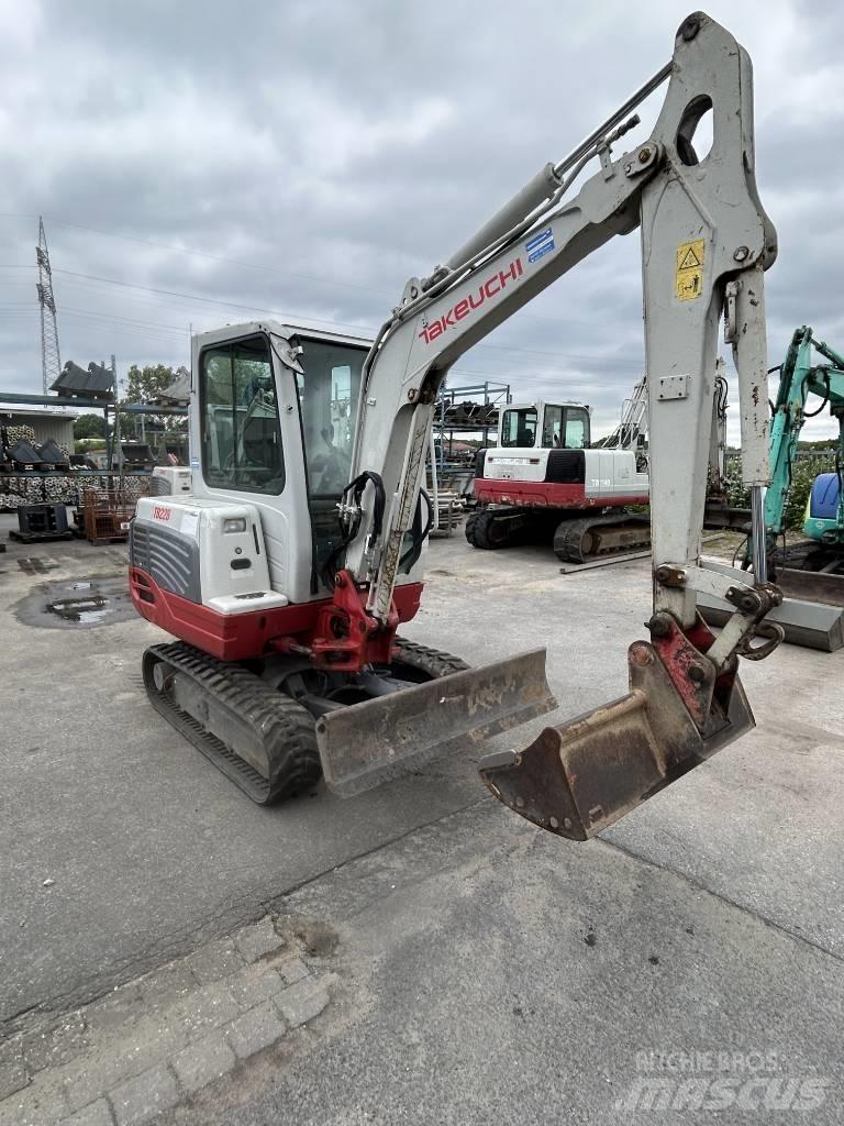 Takeuchi TB 228 Mini rýpadla < 7t