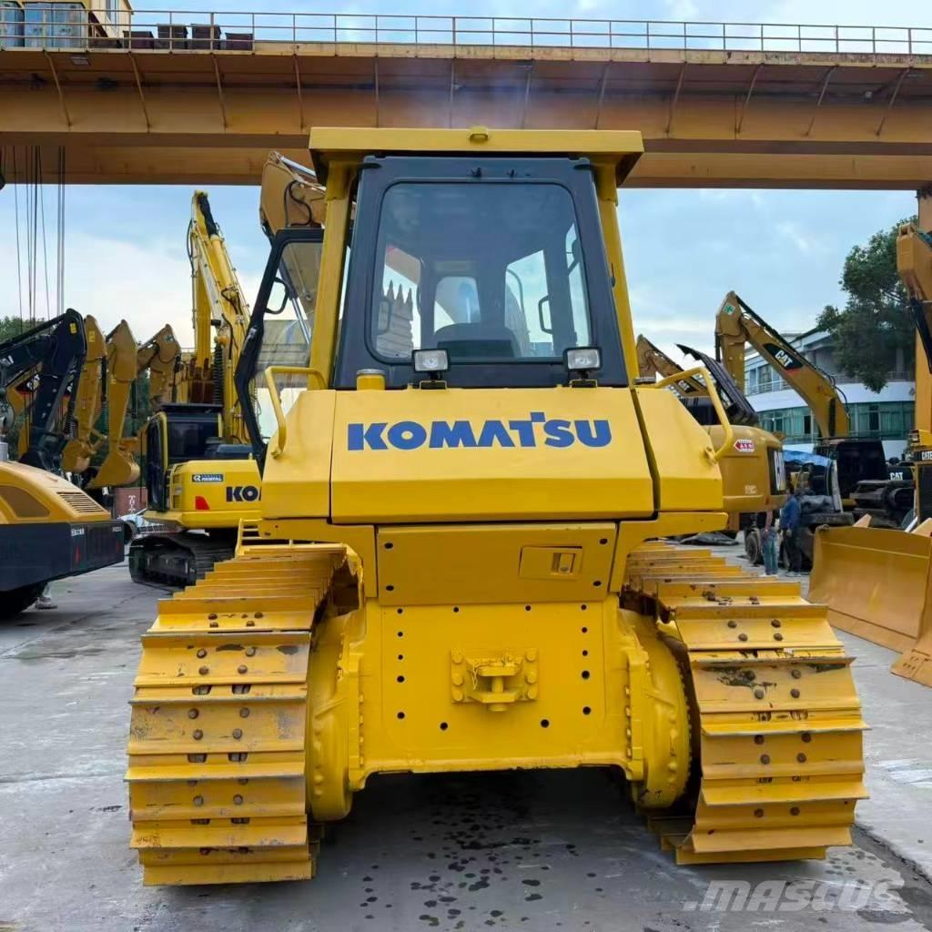 Komatsu D65PX-12E Pásové dozery