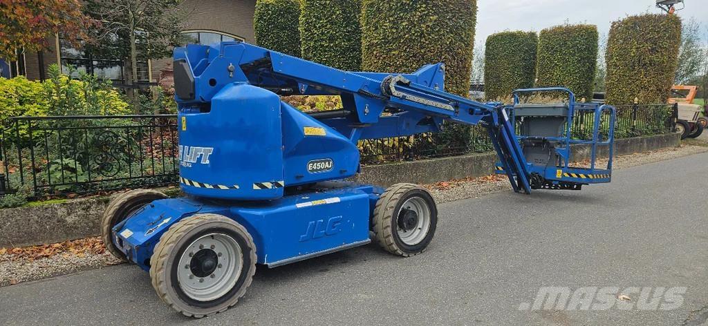 JLG E450aj Kloubové plošiny