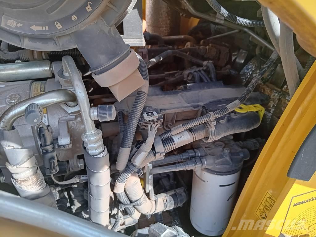 Komatsu WB 97 S-8 Rýpadlo-nakladače