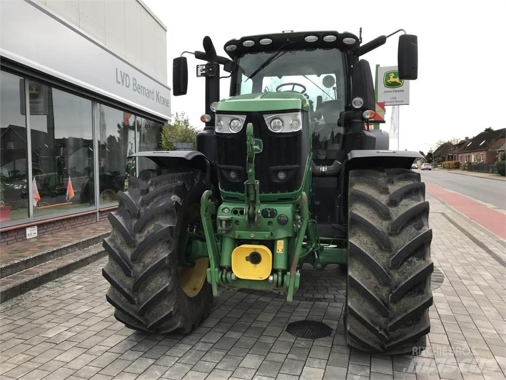 John Deere 6250R Traktory