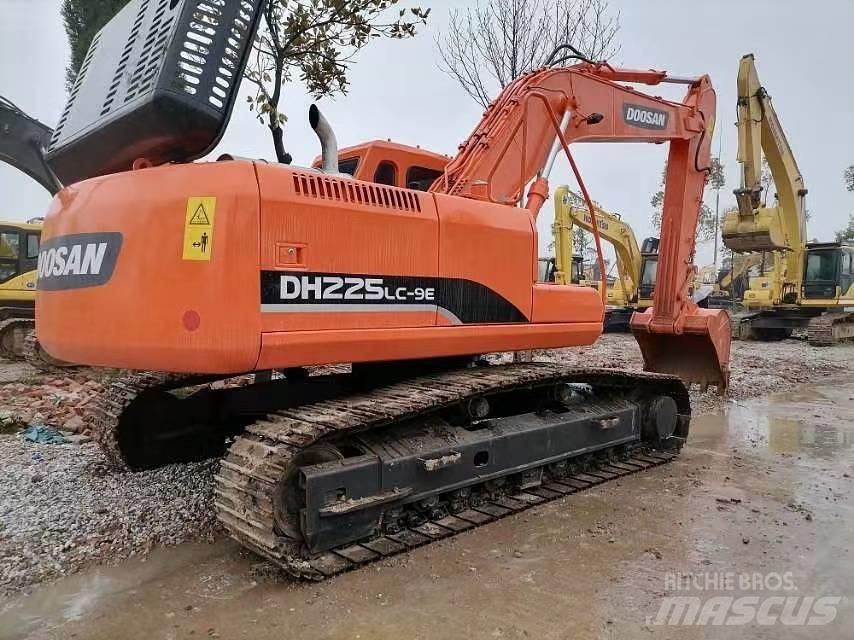 Doosan 225 LC-9 Pásová rýpadla