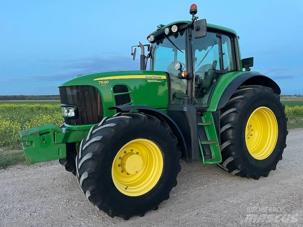 John Deere 7530 Traktory