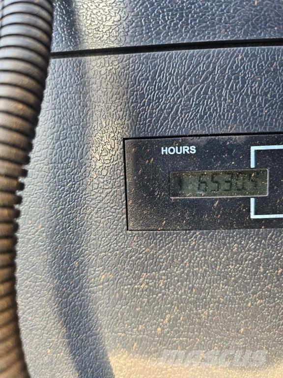 Hyundai HX 520 L Pásová rýpadla