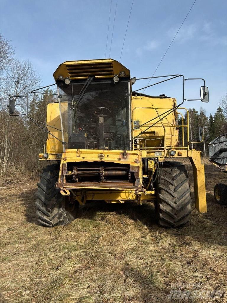 New Holland TX 36 Sklízecí mlátičky