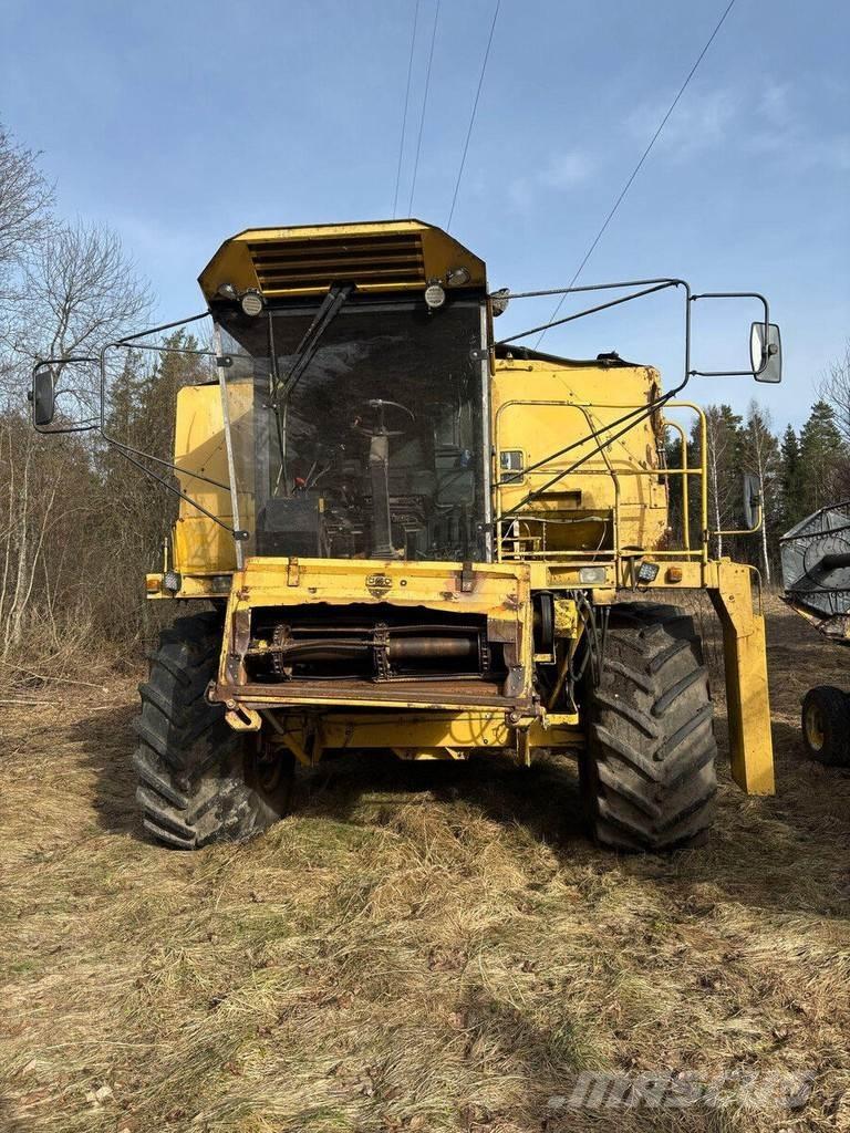 New Holland TX 36 Sklízecí mlátičky