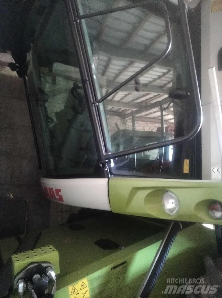 CLAAS Tucano 320 Sklízecí mlátičky