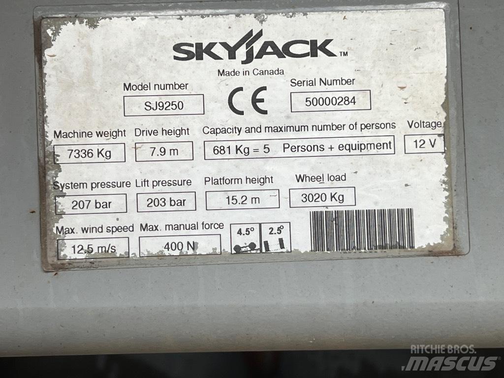 SkyJack SJ 9250 Nůžková zvedací plošina