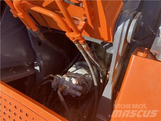 Hitachi ZX 250 Pásová rýpadla