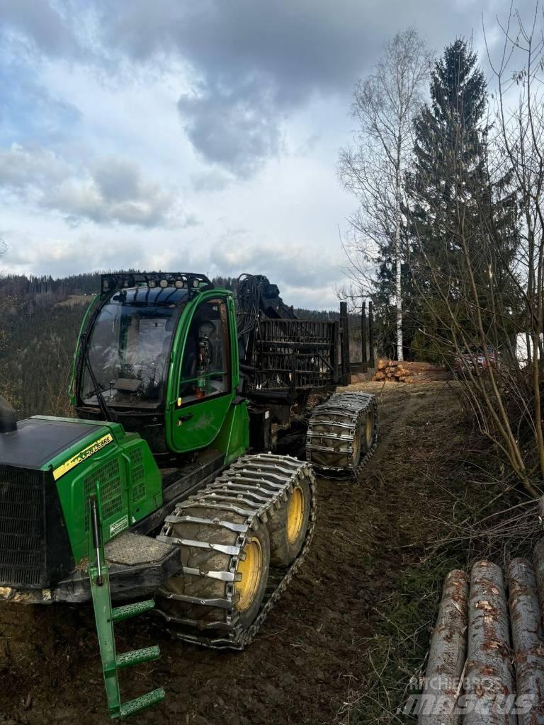 John Deere 1110 E Vyvážecí traktory