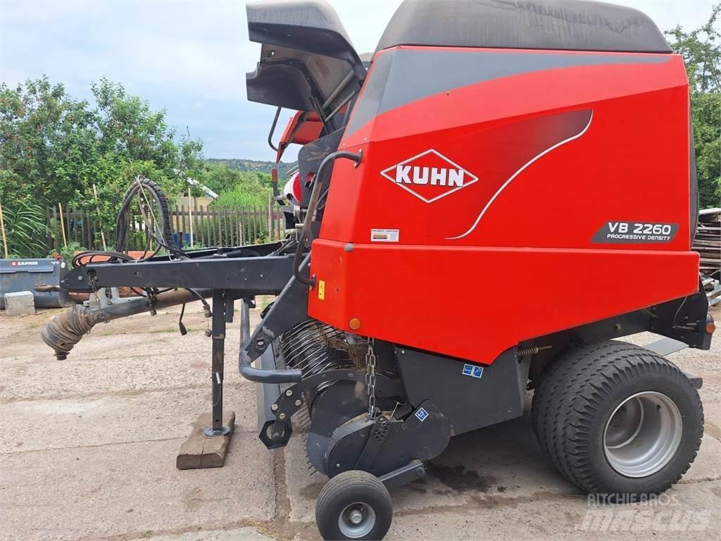 Kuhn VB 2260 Lis na válcové balíky