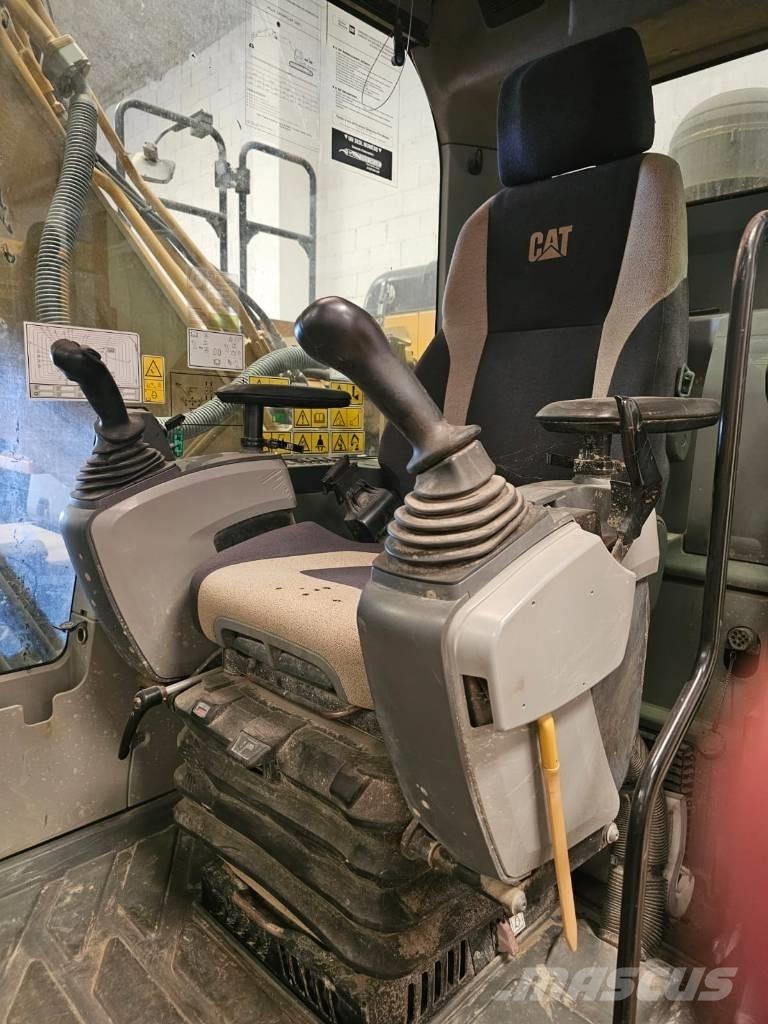 CAT 320 E Pásová rýpadla