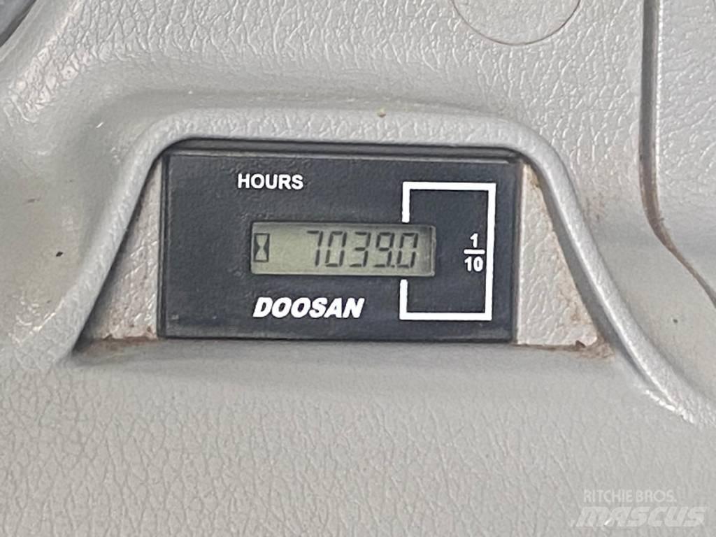 Doosan DX 300 LC-5 Pásová rýpadla