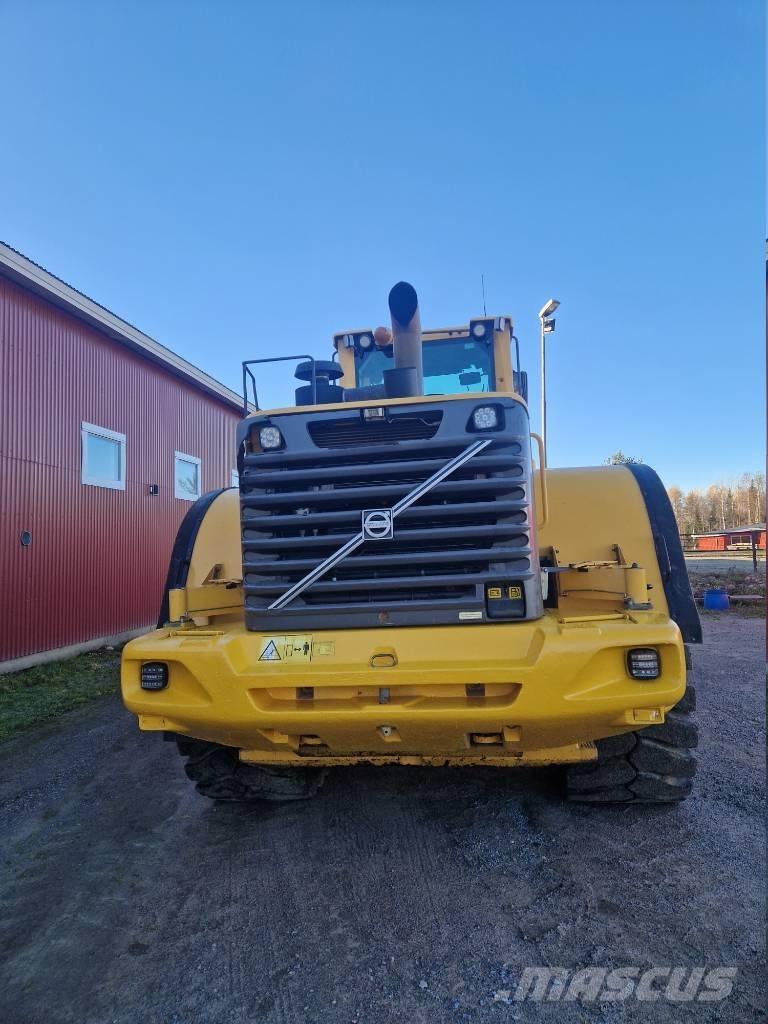 Volvo L 220 F Kolové nakladače