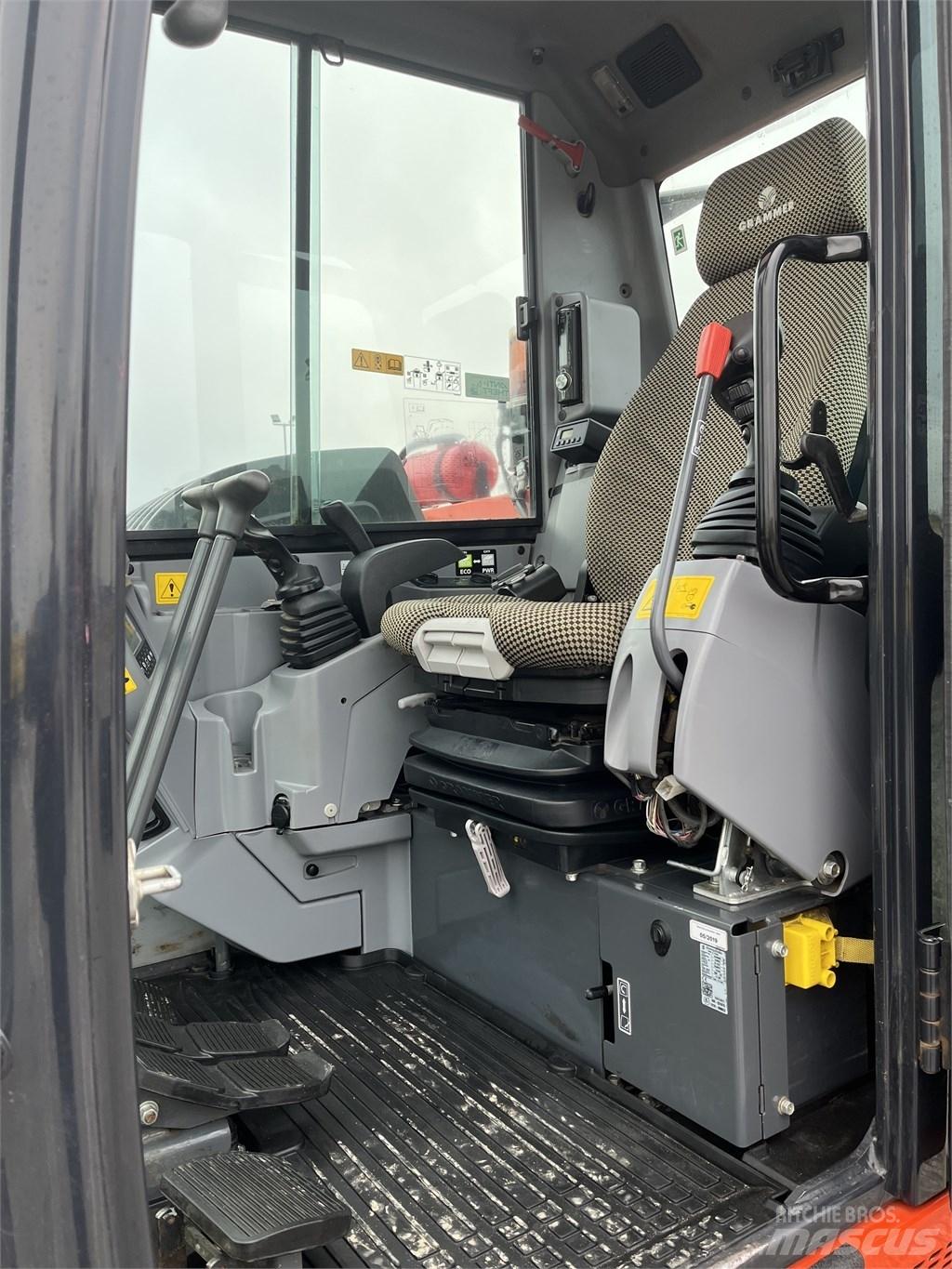 Kubota KX 080-4 Midi rýpadla 7t - 12t