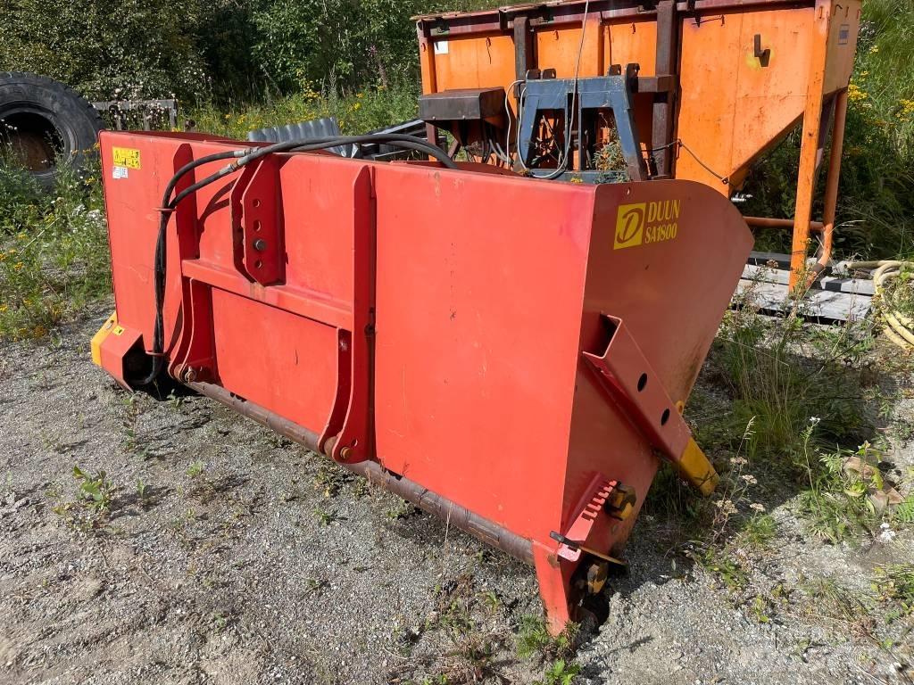 Duun SA 1800 Sypače písku a soli