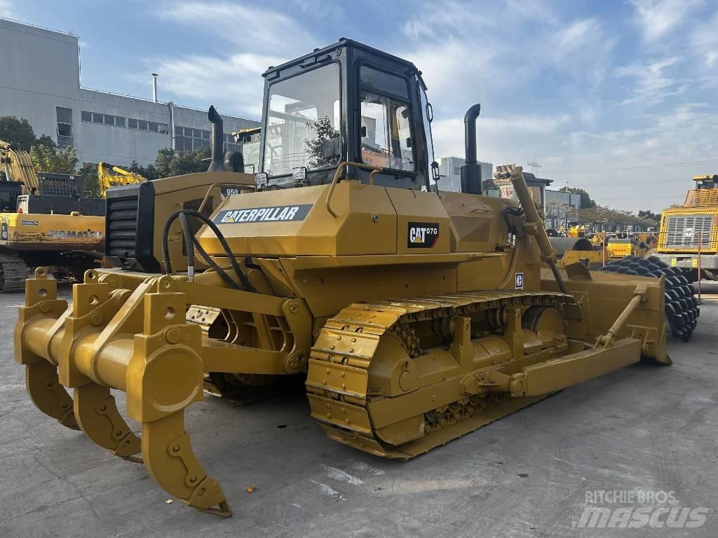 CAT D7G Pásové dozery