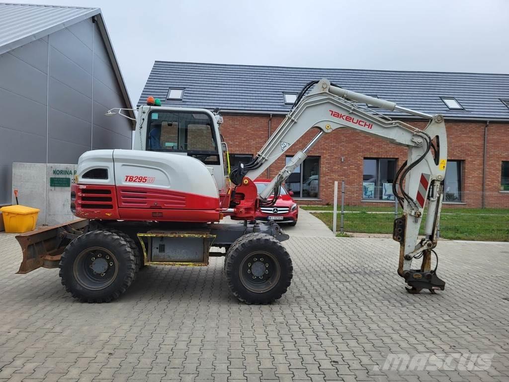 Takeuchi TB295W Midi rýpadla 7t - 12t