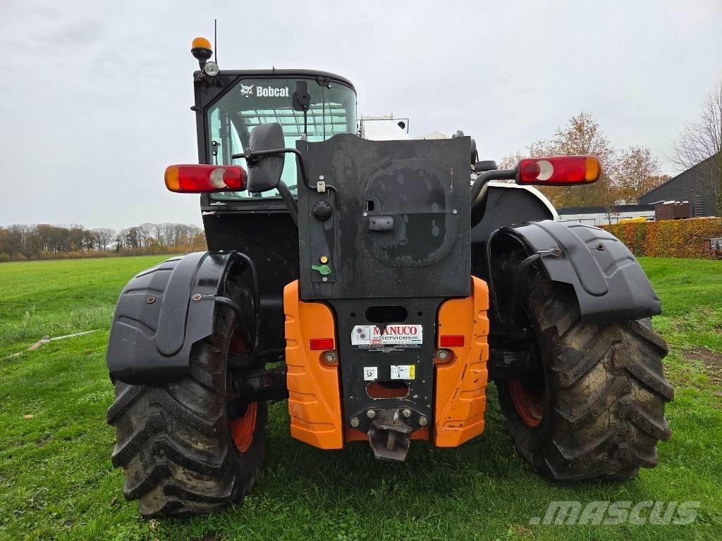 Bobcat TL 470 Teleskopické manipulátory