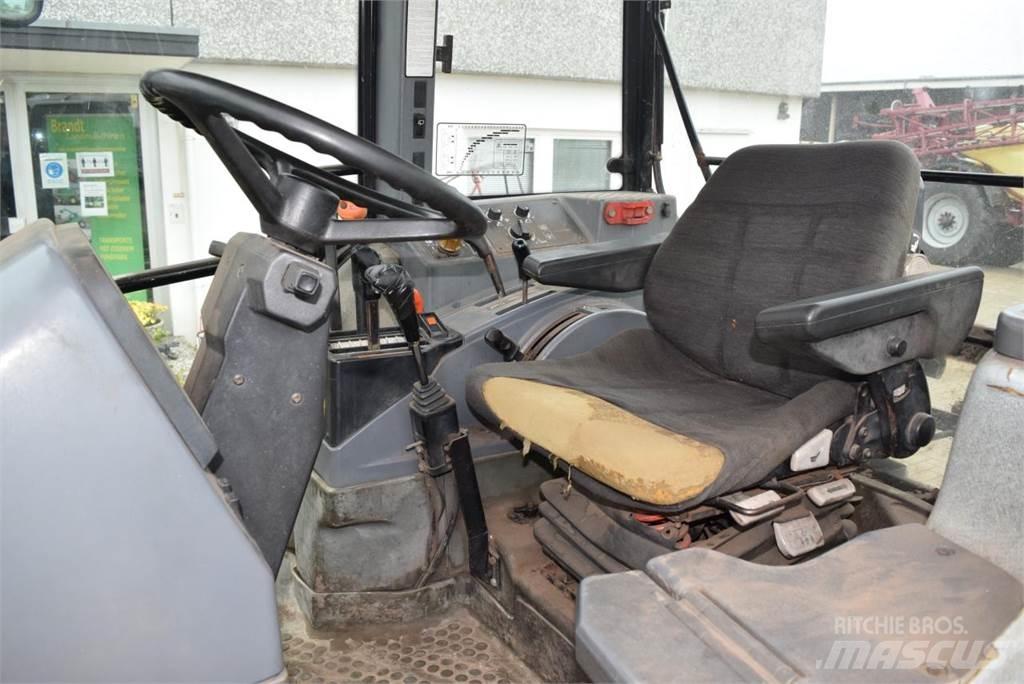 New Holland 8340 Traktory