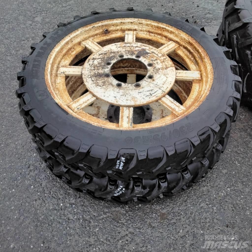 BKT 9.5R36 Pneumatiky, kola a ráfky