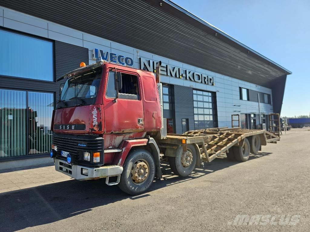 Sisu SM300 8X2 Nákladní automobily pro přepravu lesních strojů