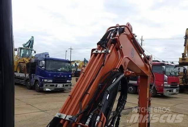 Hitachi 30 Mini rýpadla < 7t