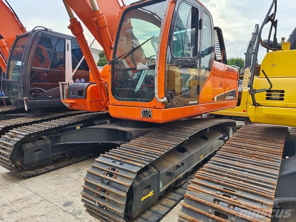 Doosan DX 225 LC Pásová rýpadla